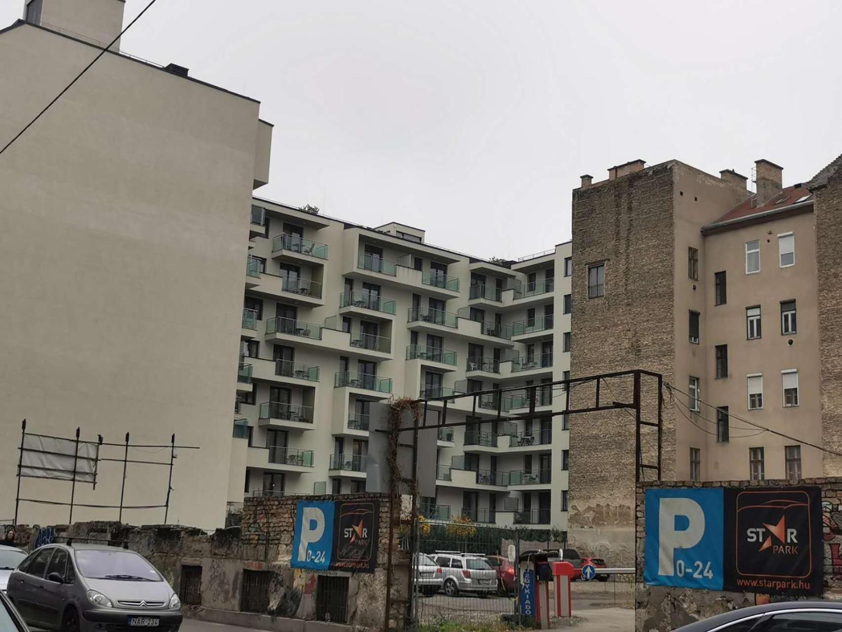 E34 Apartamento Budapeste Exterior foto